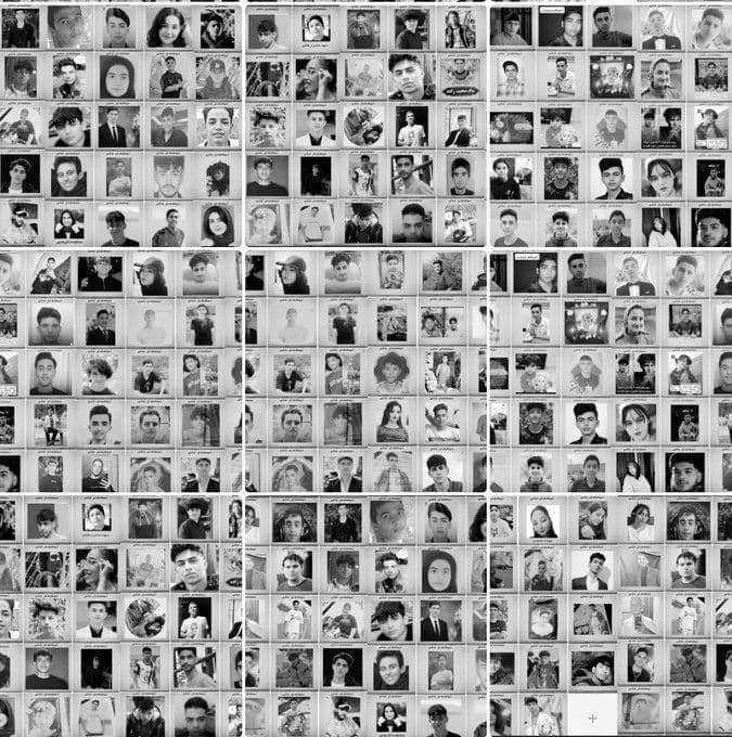 @🇮🇷LiveIranNews🇮🇱: 🚨جنایت علیه بشریت توسط رژیم تروریستی جمهوری اسلامی/نیمکتهای خالی مدارس گواهی زنده بر کشتار نسلی است که با گلوله پاسخ گرفت؛ درصد قابل توجهی از قیامآفرینان دانشآموز بودند و صدها دانشآموز با شلیک مس