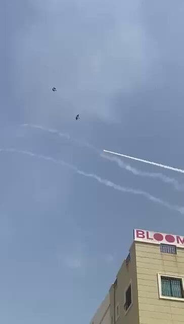 @Babak Taghvaee - The Crisis Watch: #Breaking: Let’s not forget that the air defense sites of the United States Armed Forces and even the Bahraini Armed Forces attempted to repel the drone, ballistic missile, and cruise missile strikes