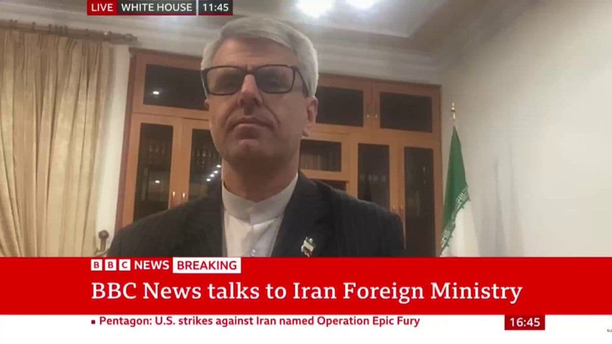 @𝐍𝐢𝐨𝐡 𝐁𝐞𝐫𝐠 🇮🇷 ✡︎: 🔴 NEW:
The regime FM spokesman admits he "can't confirm" whether Khamenei is alive.
2 hours ago, they insisted Khamenei was alive and about to hold a speech within minutes. Very interesting.