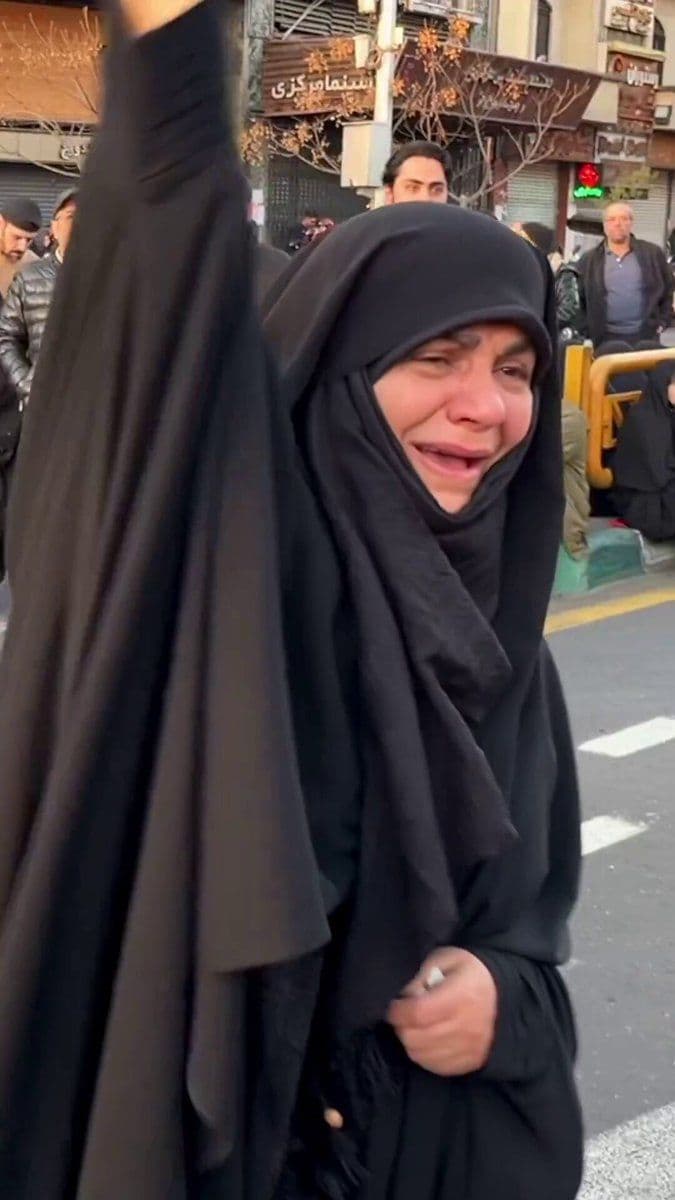 @𝐍𝐢𝐨𝐡 𝐁𝐞𝐫𝐠 🇮🇷 ✡︎: Regime media just posted this video of absolutely hysterical Khamenei mourners.
Yeah there's gonna be a LOT MORE tears for all of you.