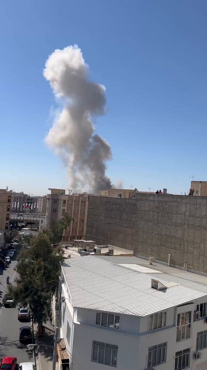 @𝐍𝐢𝐨𝐡 𝐁𝐞𝐫𝐠 🇮🇷 ✡︎: 🇮🇷 NOW:
A notorious Basiji base in Tehran was just blown up. Huge numbers of dead thugs, with Azadi Street blocked off to make way for regime ambulances.
These were the monsters who massacred our