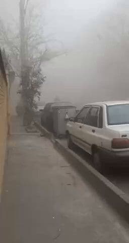 @𝐍𝐢𝐨𝐡 𝐁𝐞𝐫𝐠 🇮🇷 ✡︎: The strikes in Tehran are so intense that the city is being baked in a thick fog from all the dust and debris.
Here, the aftermath of YET ANOTHER basiji terrorist base.