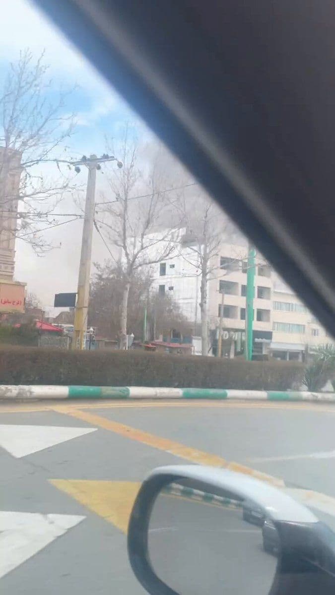 @Vahid Online: #Marivan in Kurdistan Province
Received images with description: 'They struck the IRGC Command Center, Tuesday, March 1'
#Iran #Marivan