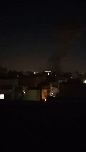 @🇮🇷LiveIranNews🇮🇱: 🚨 Video of intense explosions in central Tehran early Friday morning, March 5 / In the footage received, recorded around 5 a.m., the sound of several consecutive explosions can be heard, and at the e