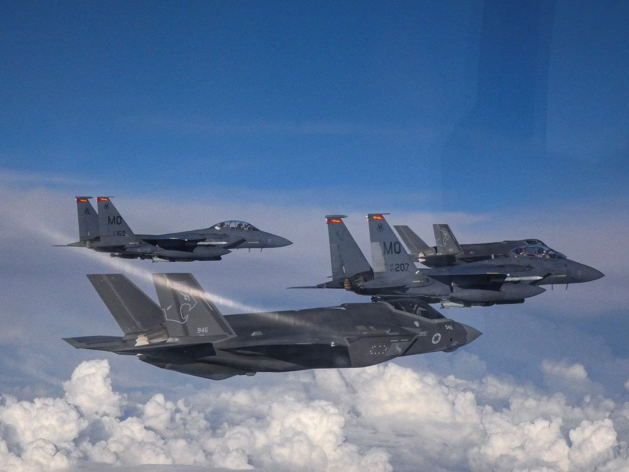 @Visegrád 24: The IDF has begun an additional wave of strikes in Beirut
The Israeli Air Force has begun a new wave of airstrikes against Hezbollah infrastructure in Beirut's southern suburbs, the IDF announces.