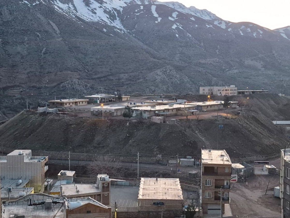 @Visegrád 24: The IRGC brigade base at Dorisan Hill in Paveh, Iran, was leveled to the ground in the recent U.S./Israeli airstrike.
Source: @mamlekate