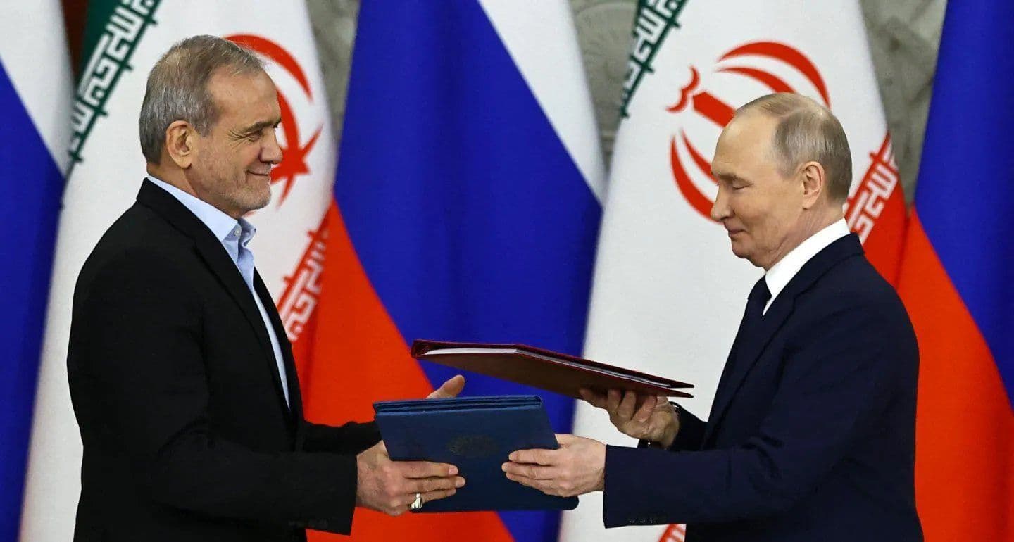 @Visegrád 24: Russia is providing Iran with intelligence to carry out attacks on US forces in the Middle East
The targeting data includes the locations of American warships and aircraft in the region, and is being