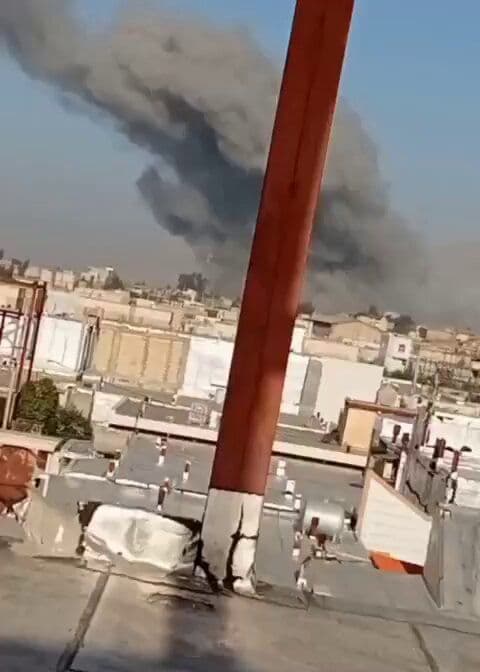 @Babak Taghvaee - The Crisis Watch: This video, recorded a few minutes ago, shows massive columns of smoke rising from a military base near the city of Pol-e Dokhtar in Lorestan Province of Iran as a result of an Israeli airstrike.
#Op