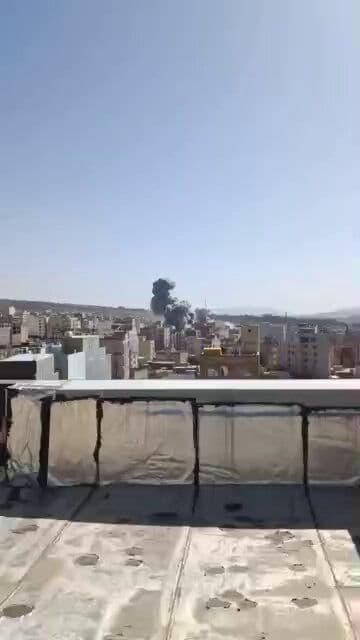 @Shin: From earlier airstrikes (~ 1230Z) on Ilam, #Ilam Province, #Iran
Reported targets:
"Azadegan Telecommunications
FARAJA (Police) - County Headquarters
Border Guard and IRGC District HQ"