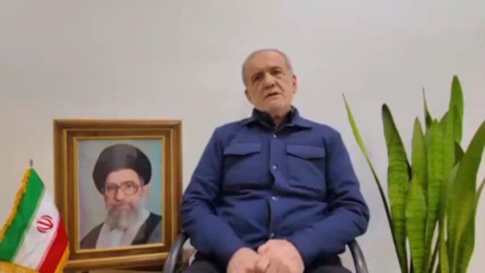 @𝐍𝐢𝐨𝐡 𝐁𝐞𝐫𝐠 🇮🇷 ✡︎: Goodness me...
The imagery of Pezeshkian slouching back in his chair, wearing a shirt two sizes too small, pretending to apologise to the region and to stop bombing right before bombing Dubai again.