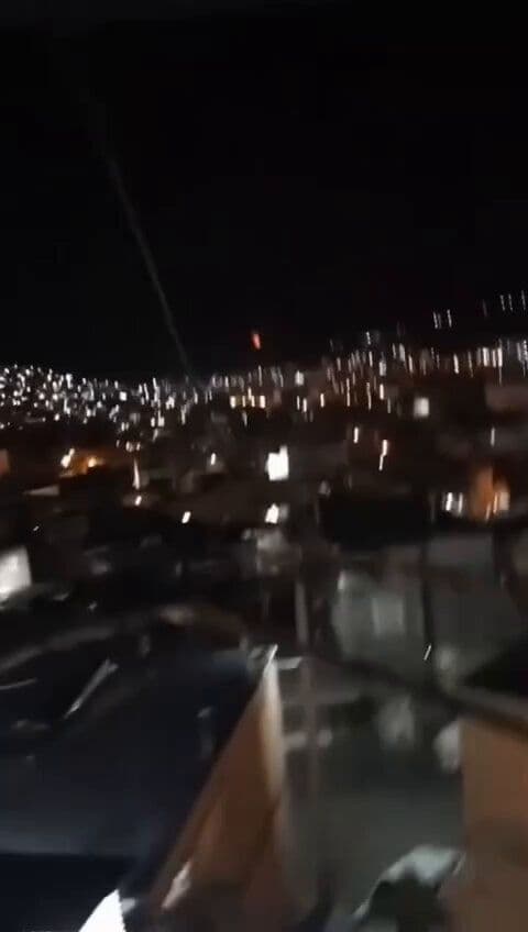 @Vahid Online: Attack on 'IRGC Center of Bileh Village in #Marivan'
Images received with the above description, 'Saturday, March 6th around 8 PM'
#Iran