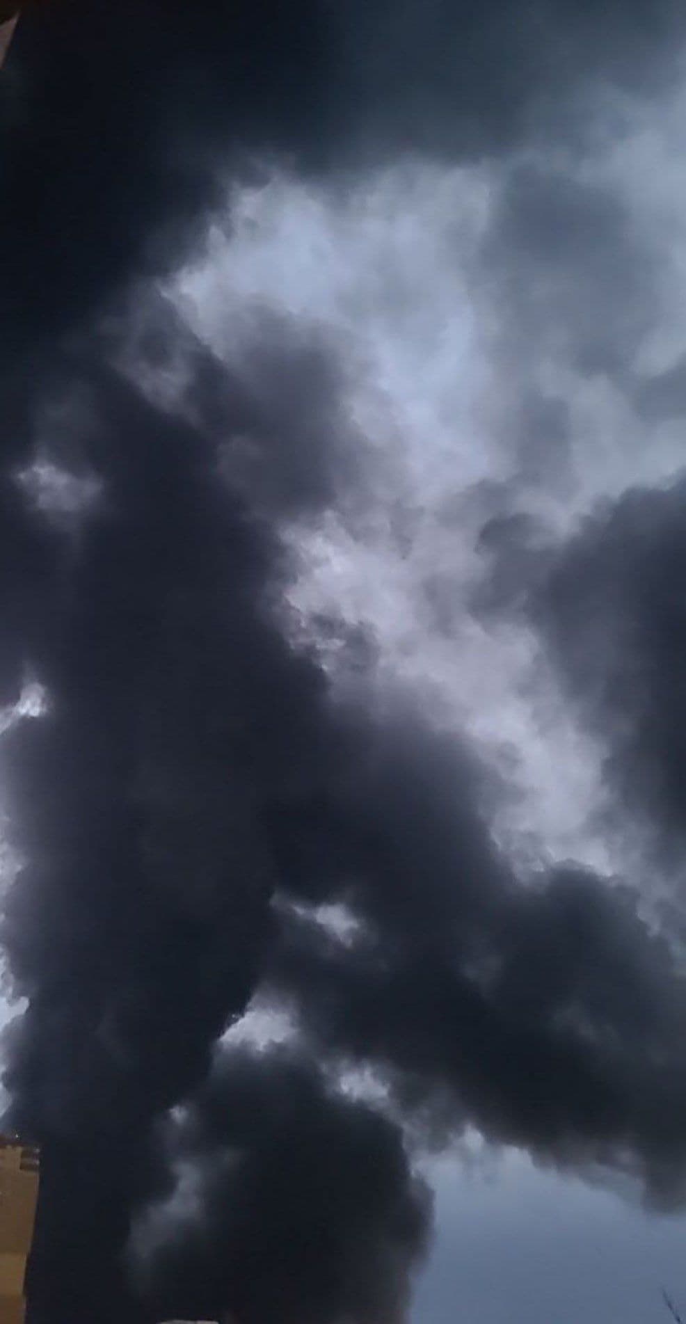 @𝐍𝐢𝐨𝐡 𝐁𝐞𝐫𝐠 🇮🇷 ✡︎: So far today:
• The air itself in Tehran is toxic to breathe, and it's raining oil
• The UAE has officially bombed the regime in Iran, entering the war
• A "supreme leader" has been chosen but they