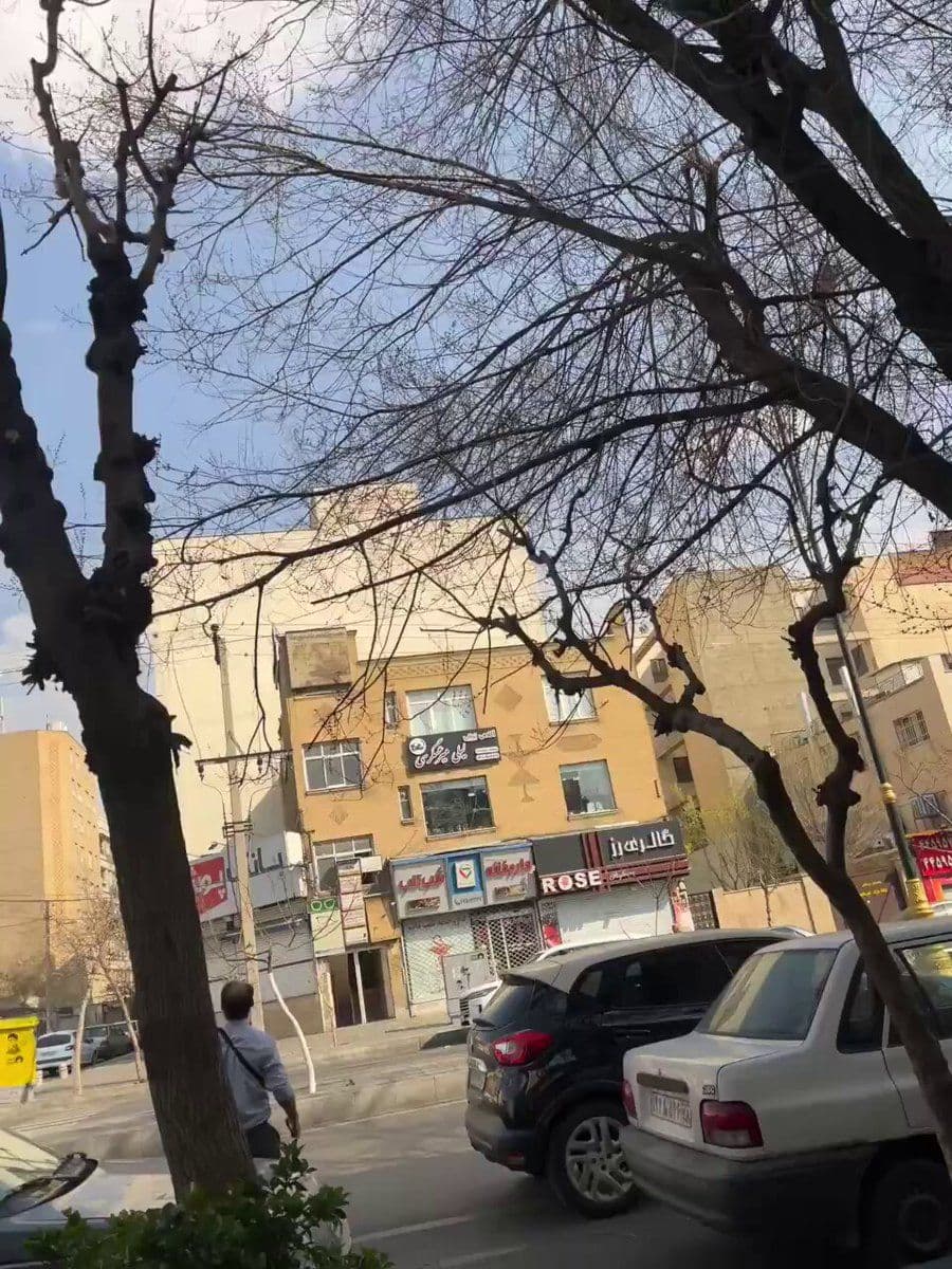 @Babak Taghvaee - The Crisis Watch: BREAKING: At around 14:00 today in Tehran, airstrikes targeted paramilitary bases in the areas of Shahrak-e Esteghlal and Sani’khani in the Tehranser district of the capital.
#OperationEpicFury #Oper