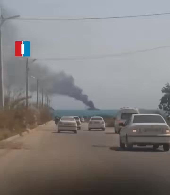 @Open Source Intel: WILD FOOTAGE 🔴
Footage circulating online appears to show an IRGC Navy vessel exploding off the coast of Kangan in southern Iran.