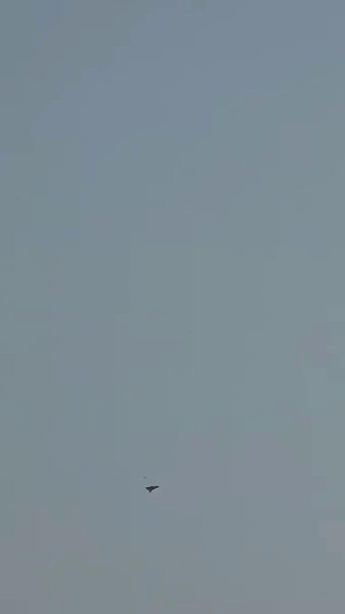 @Babak Taghvaee - The Crisis Watch: BREAKING: Video evidence shows the use of a Shahed-136 one-way attack drone by the IRGC Aerospace Force to target oil reservoirs at the Port of Salaleh in Oman today. In this footage, the drone can be