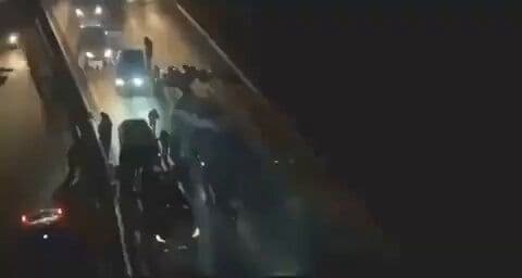 @Eli Afriat 🇮🇱: HOLY SHIT!!
PAGER-STYLE OPERATION IN IRAN!
Documentation of a drone striking Basij soldiers.
DOZENS of hotlines in Tehran, reports of HUNDREDS of Basij casualties across Iran.