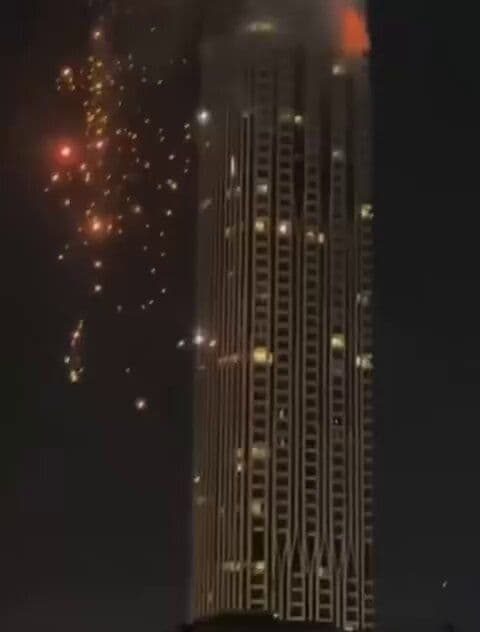 @Babak Taghvaee - The Crisis Watch: The IRGC in the past 18 hours has continued targeting residential buildings and skyscrapers in Dubai, the largest city of the UAE. This video shows the aftermath of a Shahed-136 one-way attack drone s
