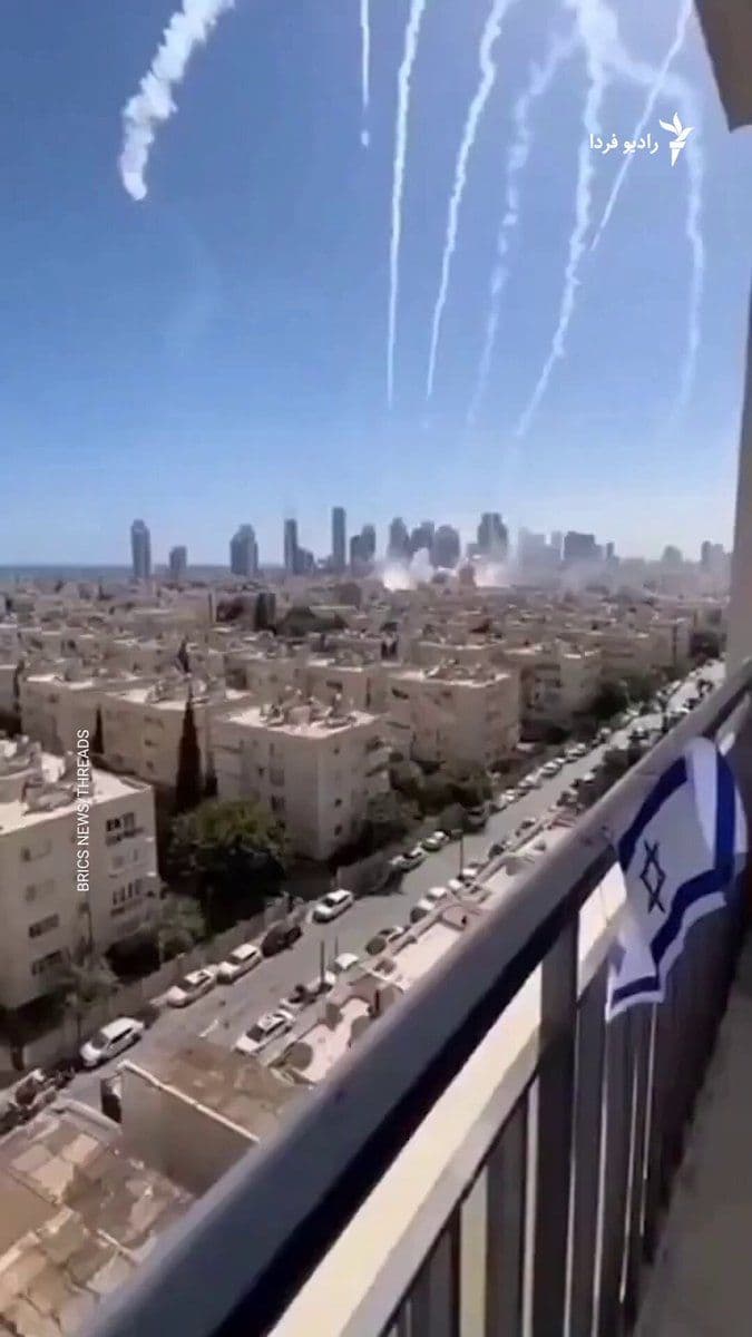 @RadioFarda|راديو فردا: While the war in Iran continues, AI-generated videos are rapidly spreading across social media, making it harder to distinguish fact from fiction.
Experts say some of these videos depict missile stri