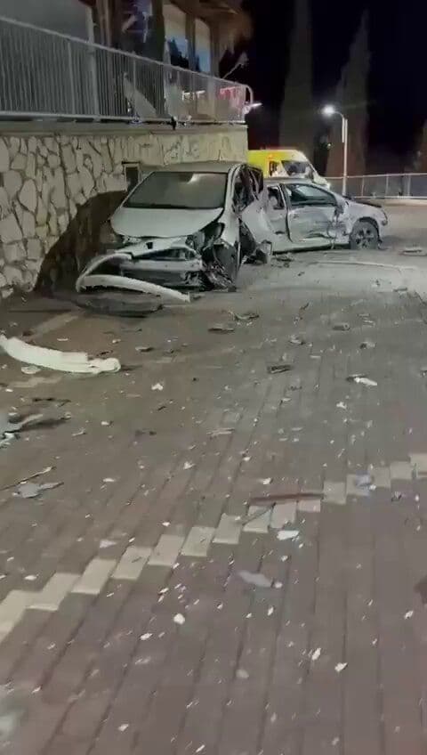 @Babak Taghvaee - The Crisis Watch: BREAKING: Unfortunately, a ballistic missile of the IRGC Aerospace Force passed through the air defense barriers and struck Hatzor HaGlilit in northern Israel, causing damage and destruction to civili