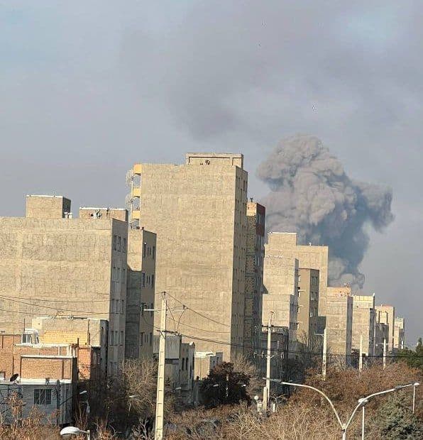 @Babak Taghvaee - The Crisis Watch: BREAKING: The Israeli Air Force targeted the industrial town of Tabriz in northwestern Iran. A tractor manufacturing plant in the industrial town was heavily bombed.
#OperationLionsRoar #OperationEpi