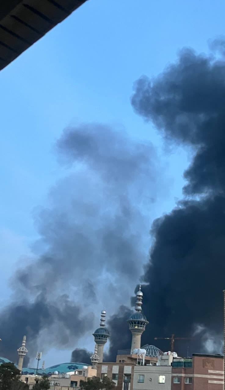 @🇮🇷LiveIranNews🇮🇱: 🚨 Consecutive explosions in the area behind Isfahan's Meisam Complex / A photo received from citizens shows that around 18:20 on the evening of Saturday, March 13, the area behind Isfahan's Meisam Co