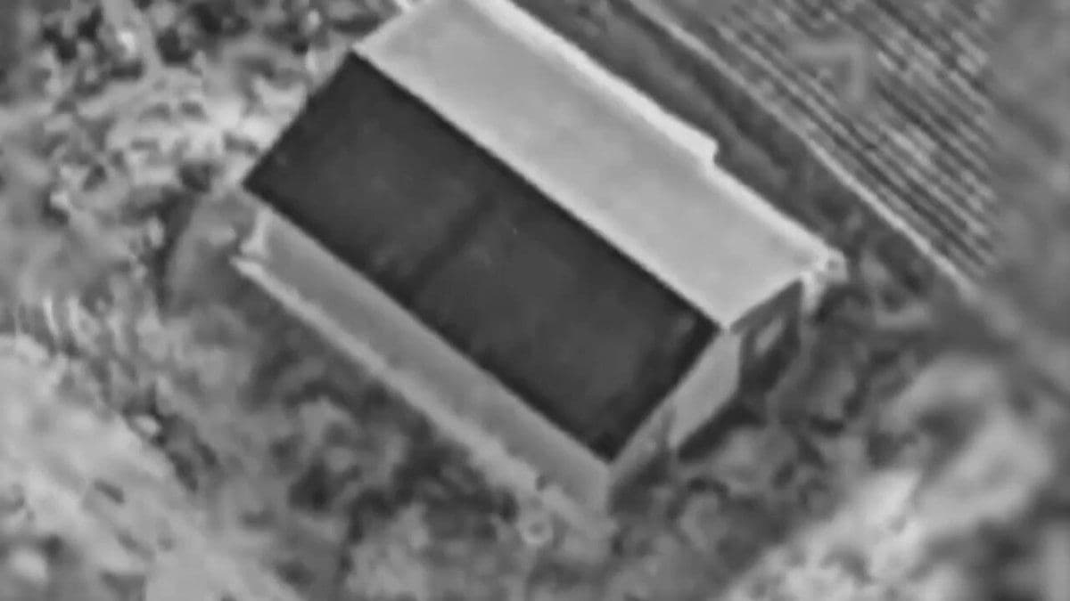 @Open Source Intel: CRAZY FOOTAGE
After the IDF struck an IRGC drone facility, IRGC soldiers were seen fleeing the area as an Israeli drone pursued and targeted them one by one