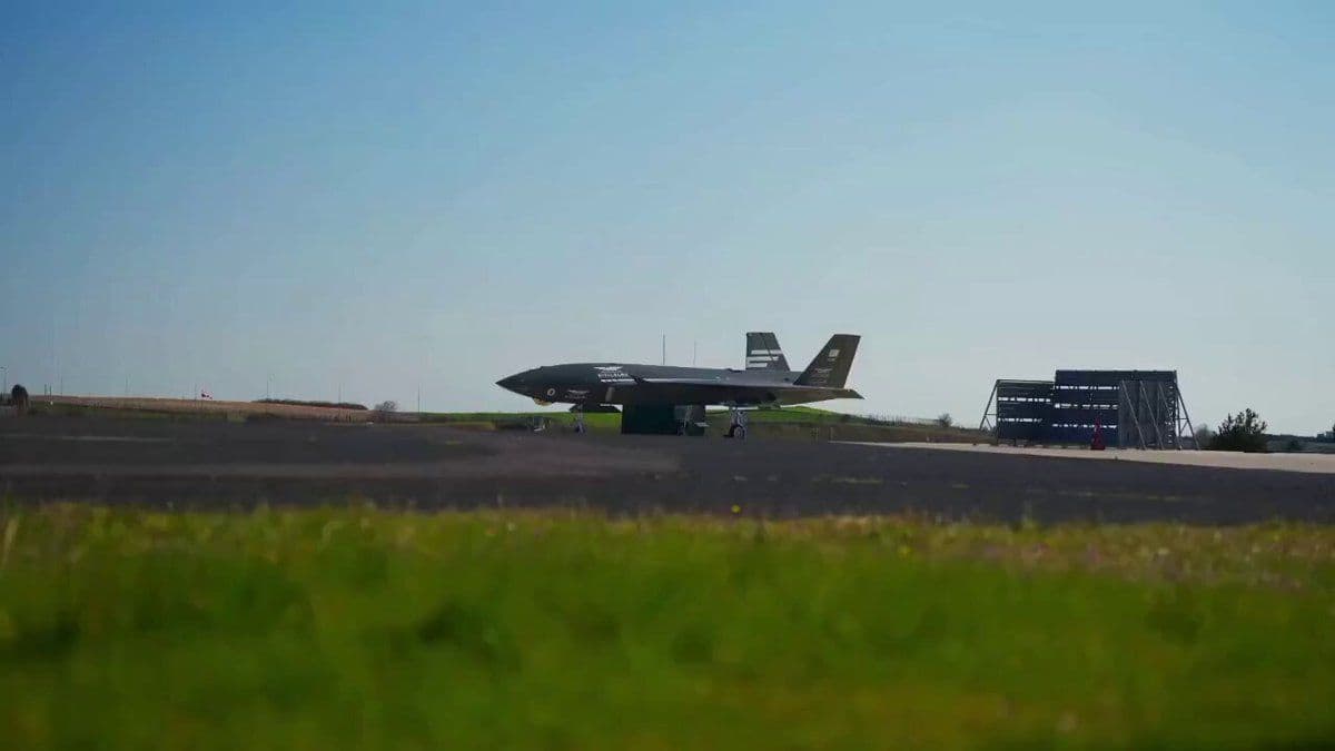 @Open Source Intel: Turkey's stealth combat drone KIZILELMA completes its first bombing test — 270 kg precision strikes...Designed for carrier operations.