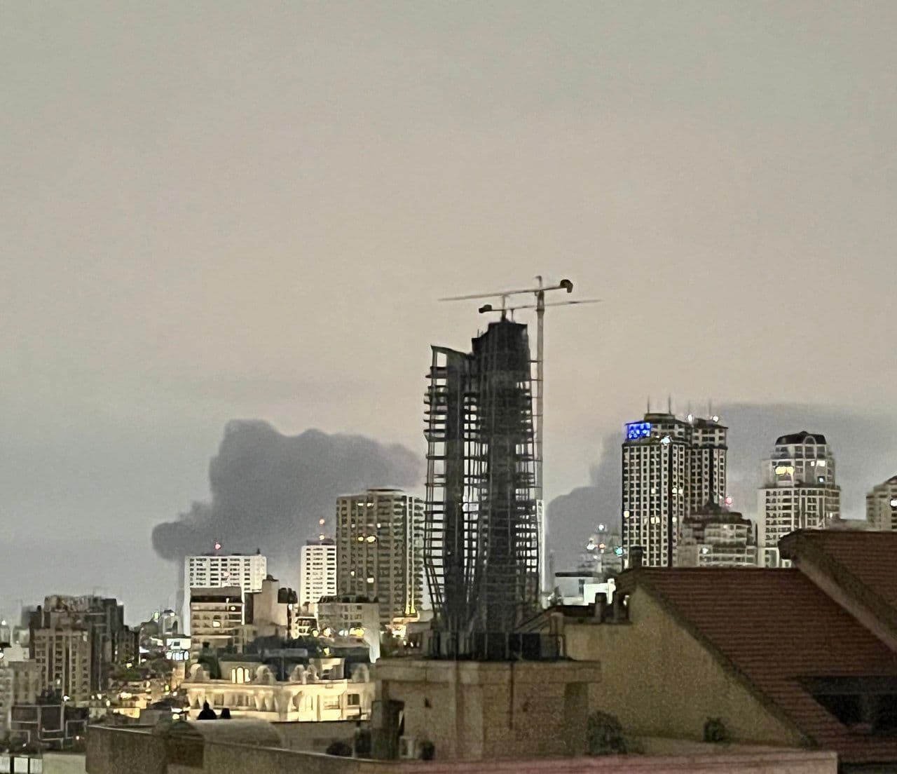 @Babak Taghvaee - The Crisis Watch: BREAKING: Reports from across Tehran indicate that a new wave of heavy overnight US/Israeli airstrikes began after earlier air defense activity around 21:48–22:30, then intensified dramatically betwee