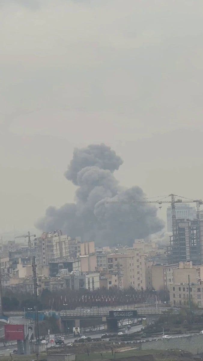 @🇮🇷LiveIranNews🇮🇱: 🚨 Several security targets of the terrorist regime of the Islamic Republic in Tehran were subjected to attacks on Monday noon / Based on videos and reports published on the X network, on Monday, Marc