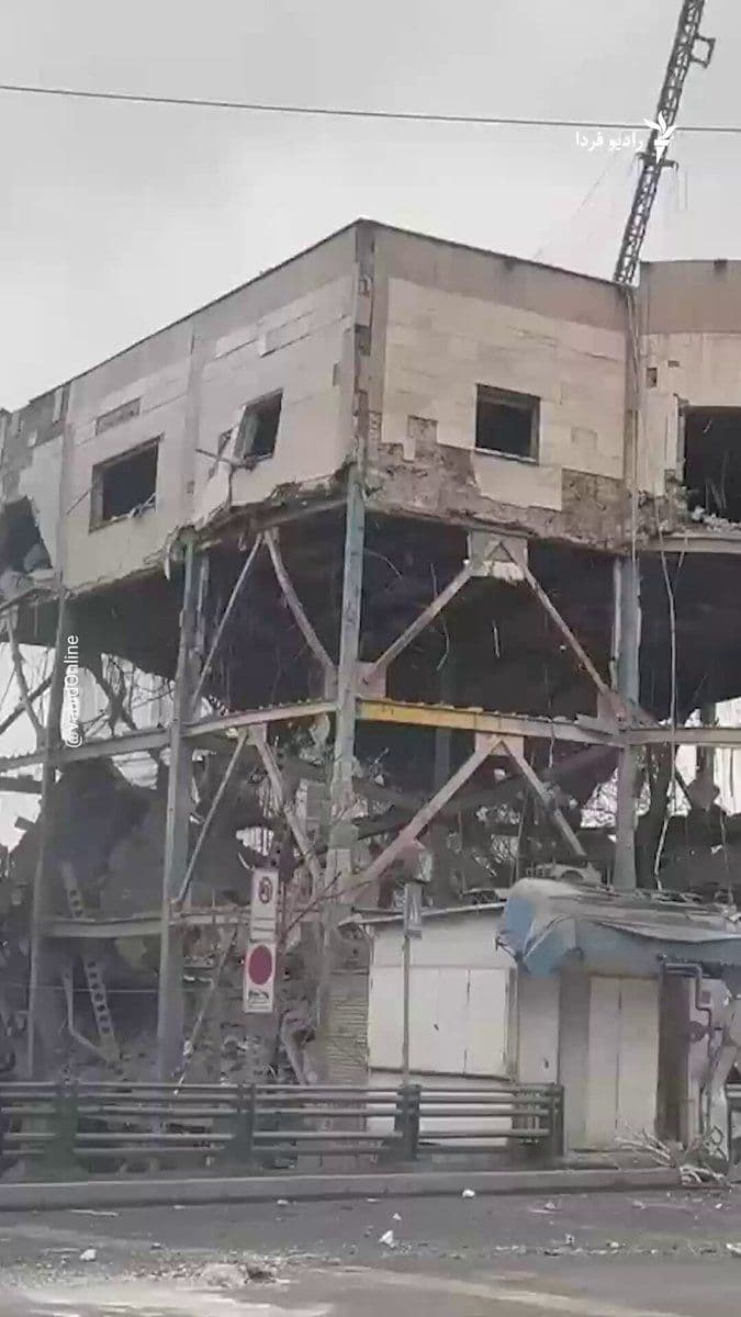@RadioFarda|راديو فردا: 🔸Images published on social media show the destruction of the Navaaran Tehran police station building.
🔸According to reports, Police Station 123 on Bahonar Street in Navaaran was targeted in an air