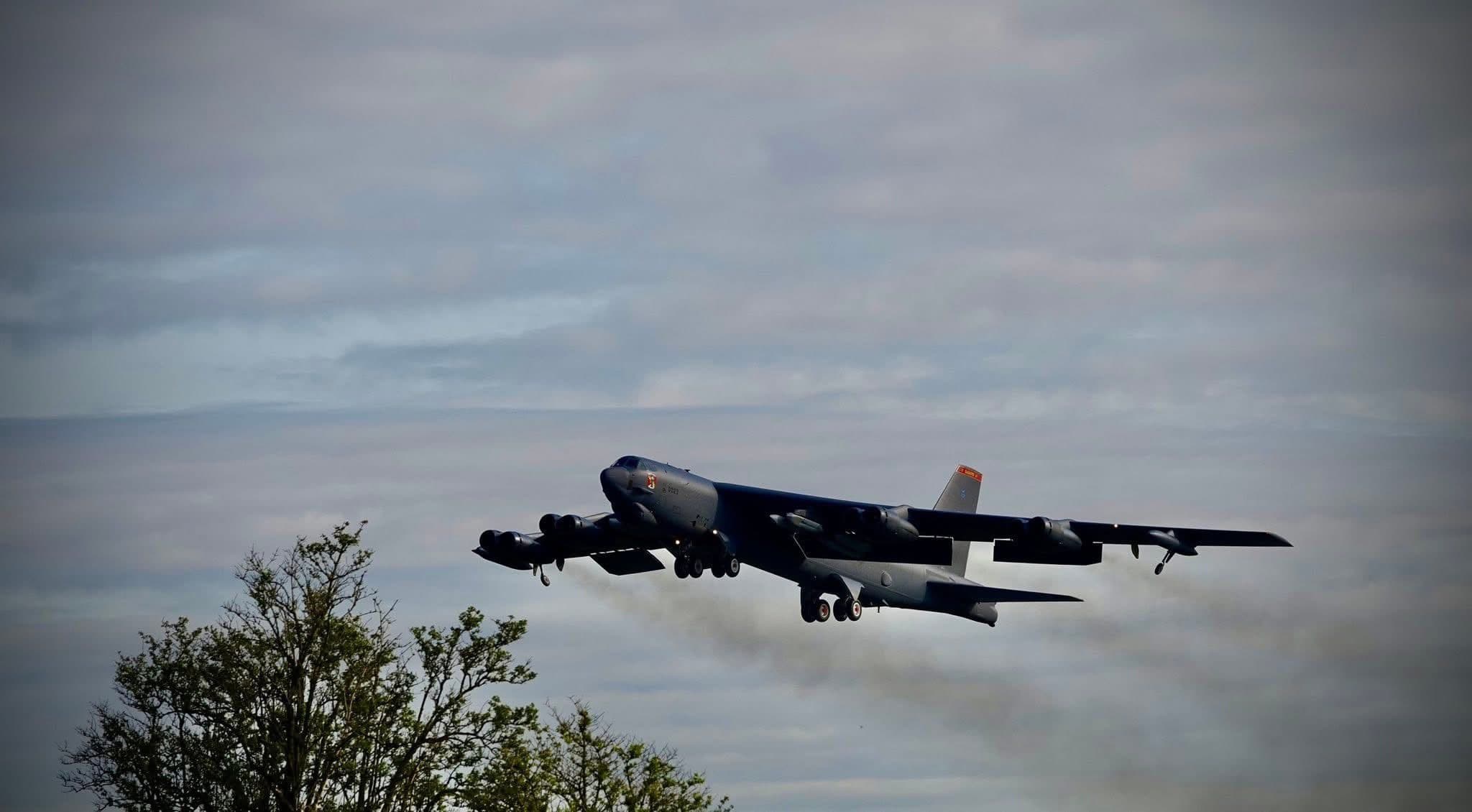 @Open Source Intel: A U.S. Air Force B-52H leaves the UK, loaded with AGM-158 JASSM cruise missiles, heading toward strike operations against Iran.
H/T @Osinttechnical