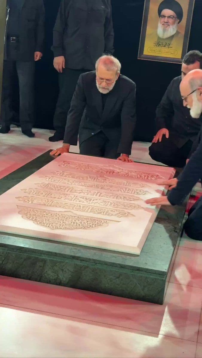 @Open Source Intel: Ali Larijani kissing the tomb of Hezbollah leader Nasrallah a few months ago.
A few months later, some low level IRGC member will be kissing his.