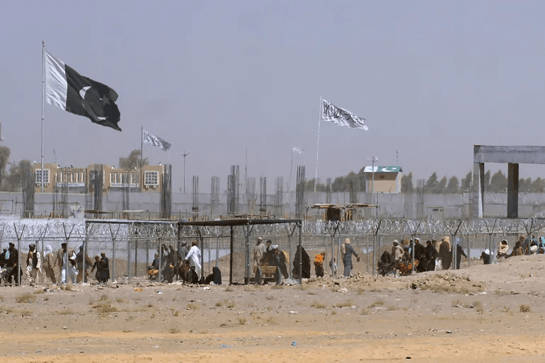 @Visegrád 24: BREAKING:
Pakistan has announced a temporary pause in military operations against Afghanistan during Eid al-Fitr, following requests from Saudi Arabia, Qatar, and Turkey.
The ceasefire will last unt