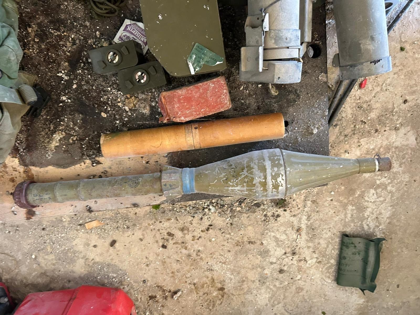 @Open Source Intel: IDF UPDATE 🔴
Division 36 and the Air Force killed 20+ Hezbollah militants in southern Lebanon over the past day, destroying dozens of sites and seizing weapons. Ground troops and airstrikes combined