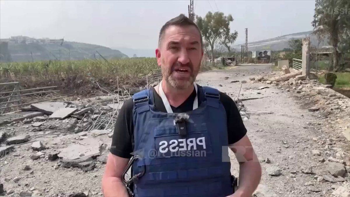 @Open Source Intel: WATCH 🔴
Israeli airstrike hits near RT reporter. RT says correspondent Steve Sweeney and a cameraman were wounded in southern Lebanon. Lebanon’s state news agency reports two journalists were lightl