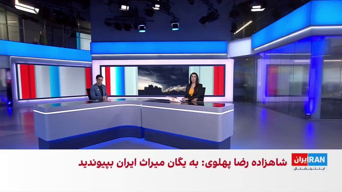 @ايران اينترنشنال: در پاسخ به فراخوان شاهزاده رضا پهلوی برای گرامیداشت یاد جاویدنامان در آخرین پنجشنبه سال، امروز ۲۸ اسفند شماری از مخاطبان ایراناینترنشنال ویدیوهایی از حضور خود بر مزار آنان ارسال کردند.
گفتوگو با