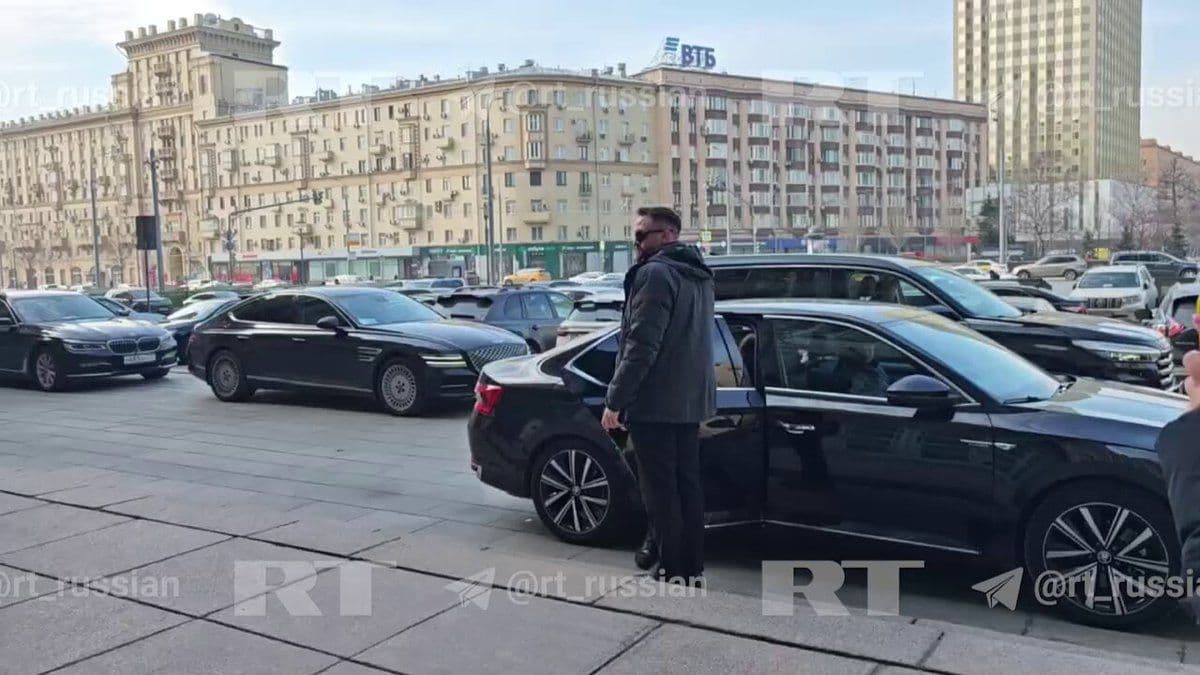 @Visegrád 24: BREAKING:
Russia summons Israel’s Ambassador aftern Israeli airstrike on a bridge in Hezbollah-controlled areas in southern Lebanon injure a Russia Today propagandist.
Moscow calls the attack a “ser