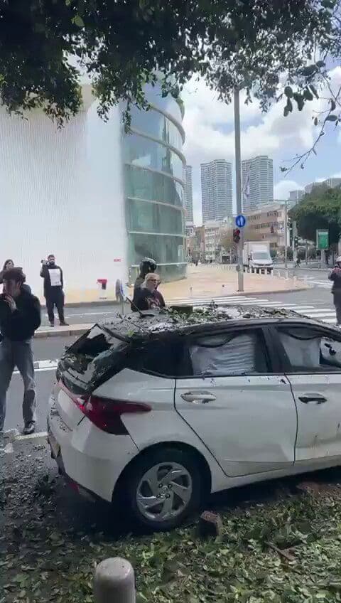 @Babak Taghvaee - The Crisis Watch: BREAKING: The IRGC Aerospace Force has once again used intermediate-range ballistic missiles to strike Tel Aviv, the largest city in Israel. These missiles were again equipped with internationally ban