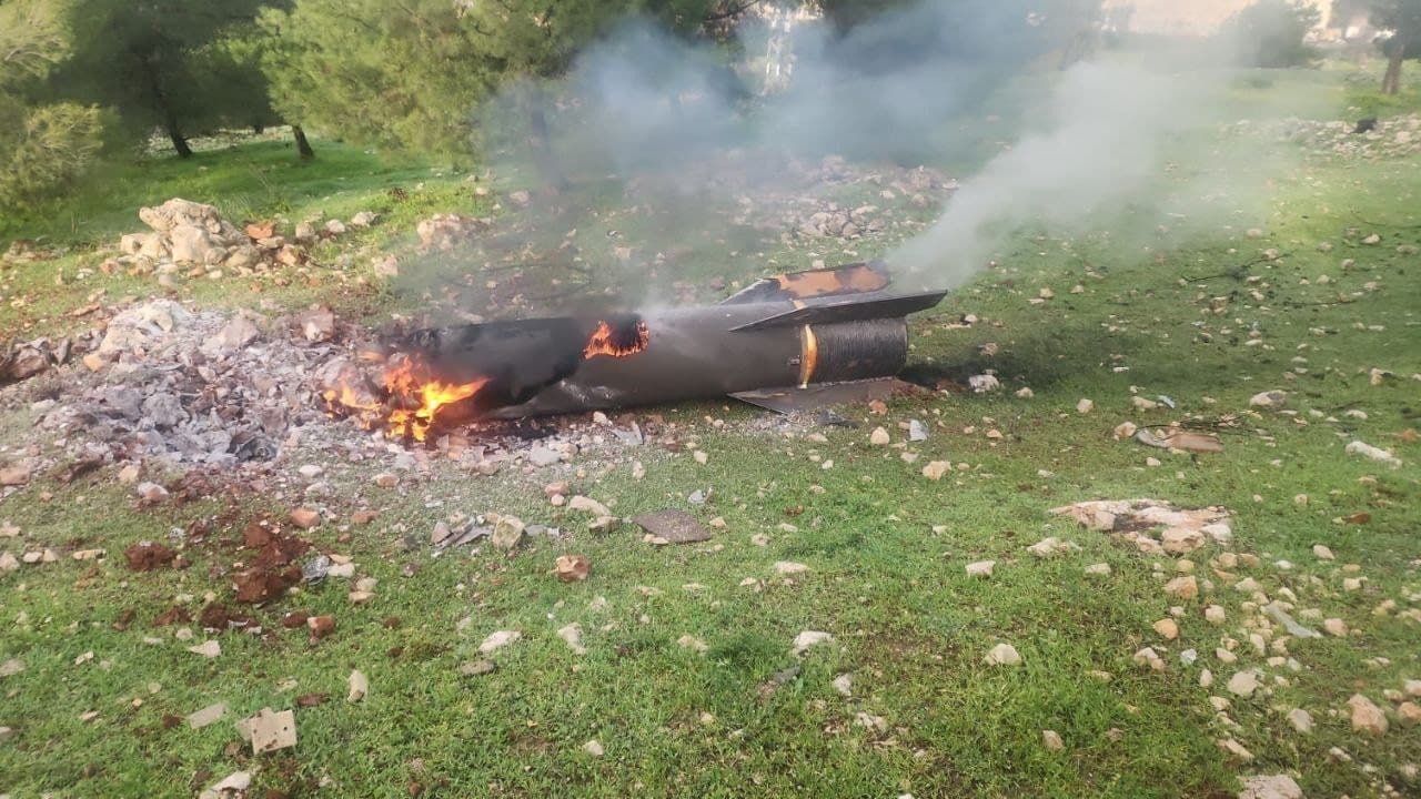 @Babak Taghvaee - The Crisis Watch: Booster section of one of those hypersonic missiles of the IRGC which were launched at Israel last night is found somewhere.
It was either Fattah or Khaybar Shekan.
#OperationEpicFury #OperationLion