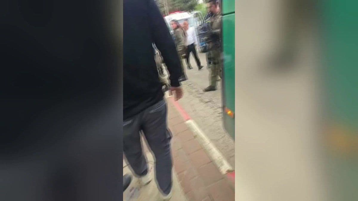@Babak Taghvaee - The Crisis Watch: BREAKING: As a result of a ballistic missile strike by the IRGC Aerospace Force on Kiryat Shmona in Israel, several civilians were seriously injured, with multiple impact sites reported.
#OperationE