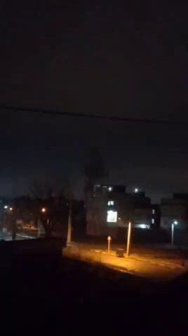 @Shin: This video is reportedly from the airstrikes on the Alborz Industrial Town in Qazvin Province.
Note the secondary explosions.
(Video: Not mine)
#Iran
