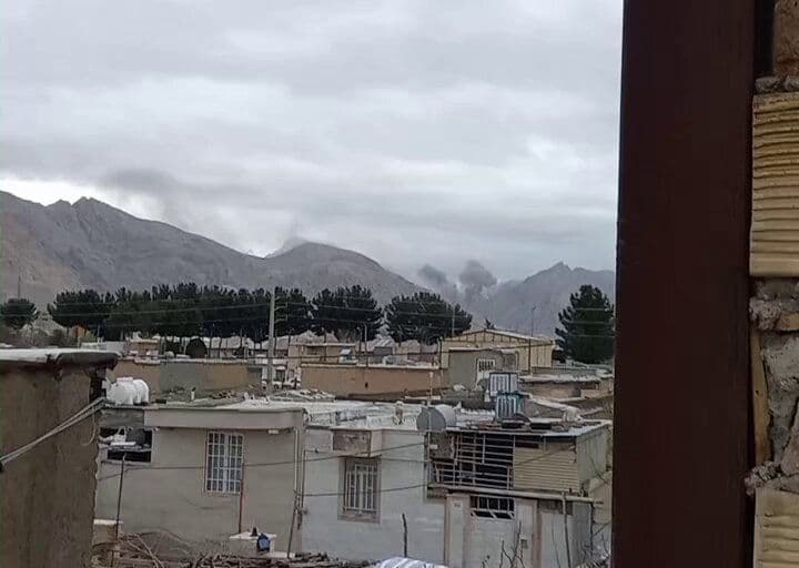 @مملکته: «Kermanshah, Kangasht, IRGC missile depots hit 6 to 7 times. Thursday, March 26, around 12:40»
Live coverage at http://t.me/mamlekate