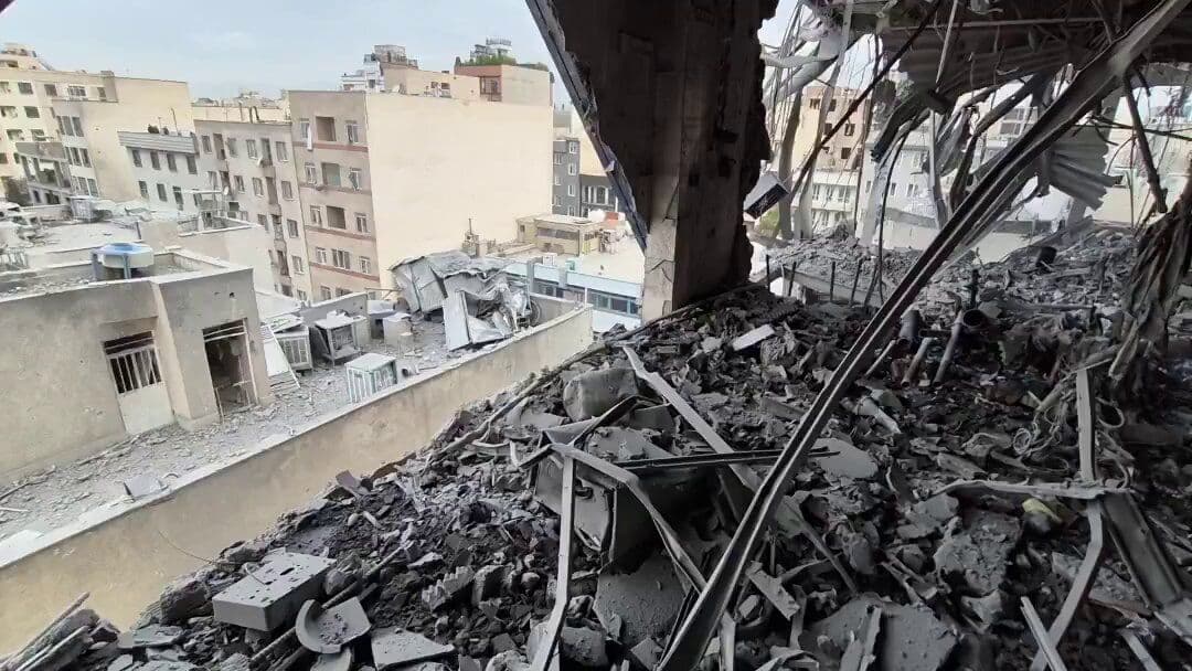 @Babak Taghvaee - The Crisis Watch: BREAKING: The Israelis have run out of military targets and are now striking civilian targets in Tehran.
An Israeli airstrike has hit the Honyak Music Academy in eastern Tehran.
#OperationEpicFury #