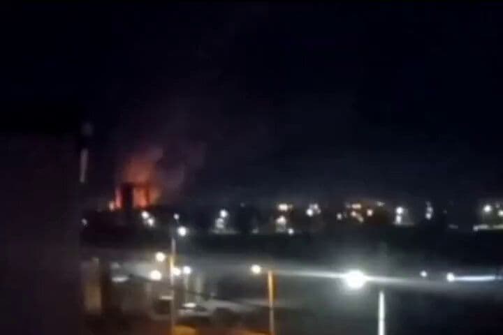 @Babak Taghvaee - The Crisis Watch: BREAKING: Israeli airstrikes have hit the city of Kashan in central Iran early Friday, March 27, 2026.
At around 01:30 AM, a building on Imam Reza Boulevard was struck and remains on fire. Another st