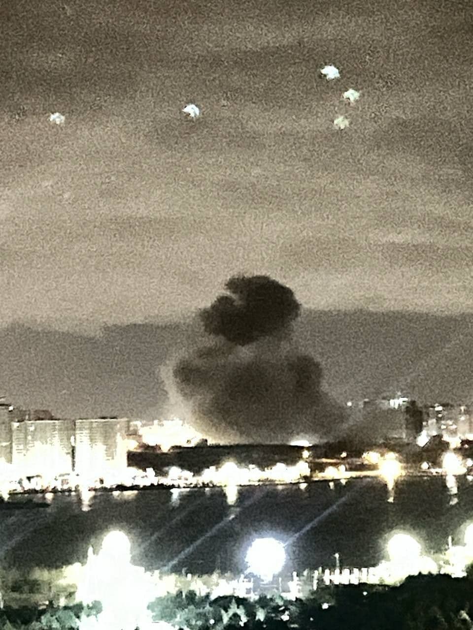 @Babak Taghvaee - The Crisis Watch: BREAKING: The Israeli Air Force once again targeted the headquarters of the IRGC Aerospace Force in Kuhsaar, located in the Chitgar neighborhood of Tehran, the capital of Iran, tonight.
This follows