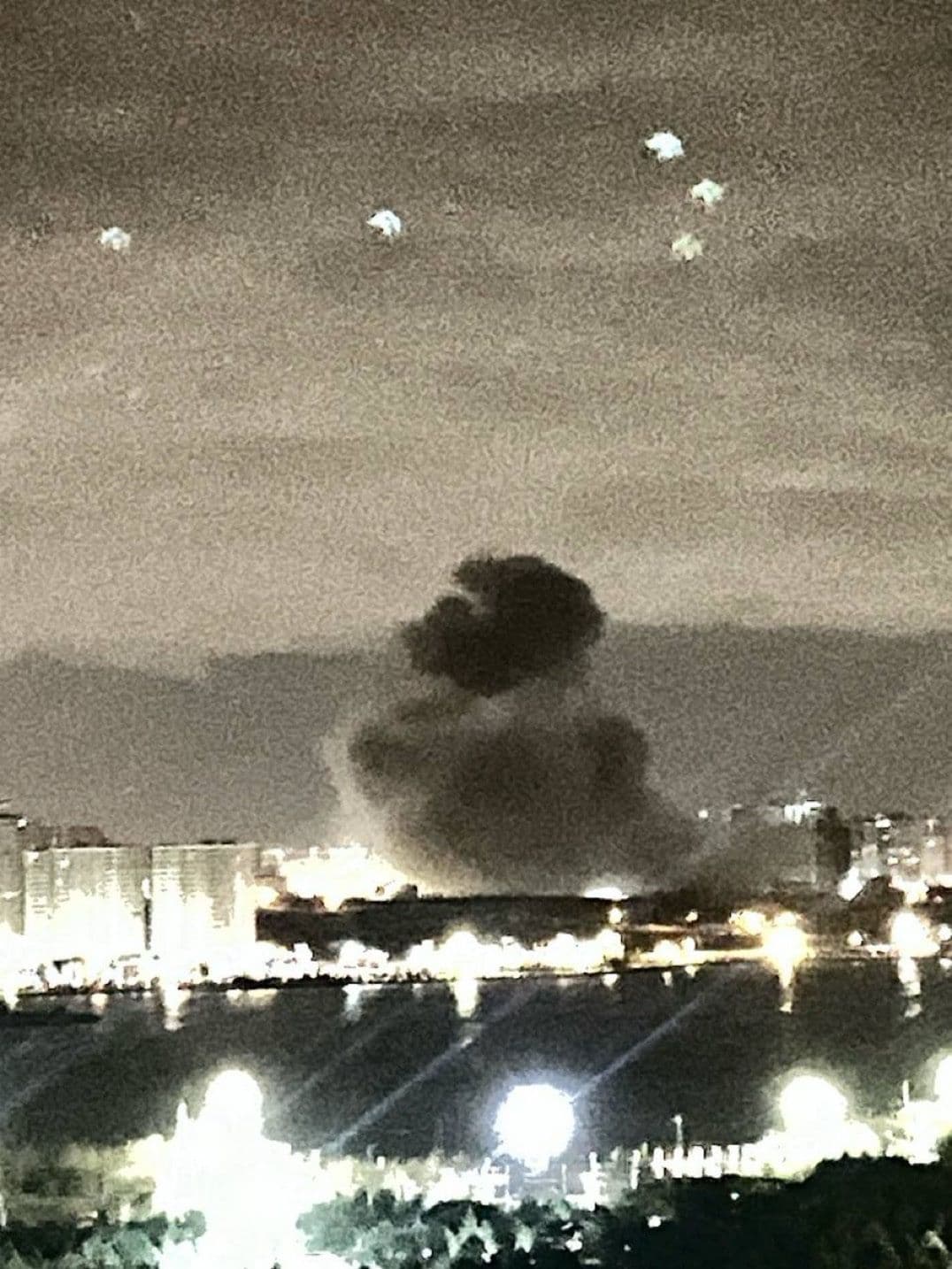 @Open Source Intel: Strikes on the headquarters of Iran’s Islamic Revolutionary Guard Corps (IRGC) Aerospace Forces are seen from the Chitgar area toward Kuhak in western Tehran, Iran. - Vahid Online