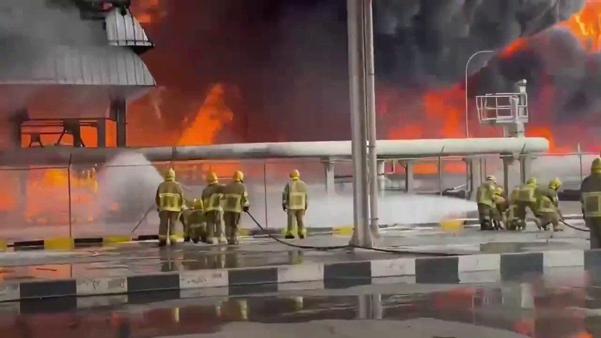 @Babak Taghvaee - The Crisis Watch: BREAKING: In just 24 hours, the IRGC Aerospace Force hit Kuwait International Airport with 15 Shahed-136 one-way attack drones, resulting in massive fires in its oil reserve facilities and the destruc