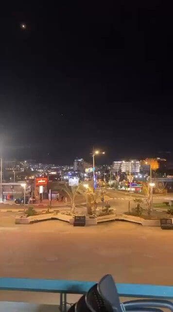 @Open Source Intel: WATCH 🔴
Houthis launched a drone toward Eilat. The UAV was intercepted. This marks 3 attacks today: a ballistic missile, a cruise missile, and a drone.
The Houthis are officially in.