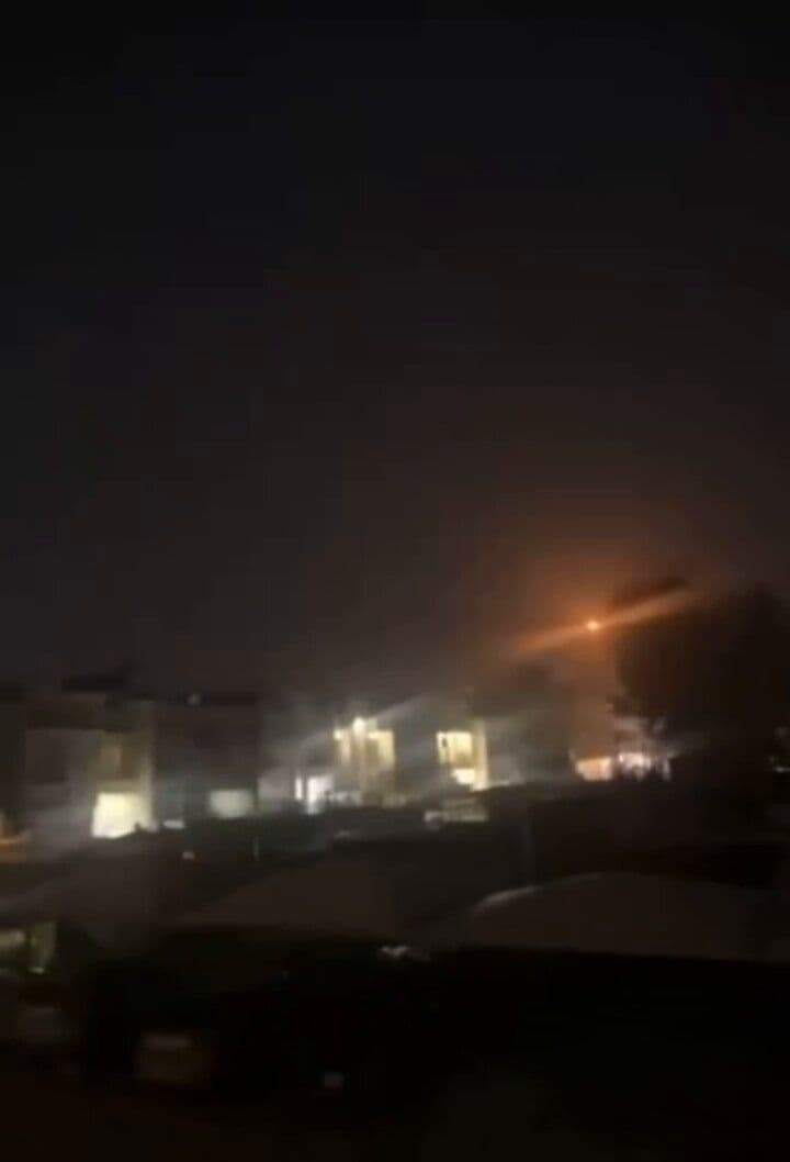 @Babak Taghvaee - The Crisis Watch: BREAKING: This is another footage showing the activity of C-RAM short-range air defense batteries of the USMC protecting U.S. diplomatic facilities in Erbil, northern Iraq. You can see them firing at