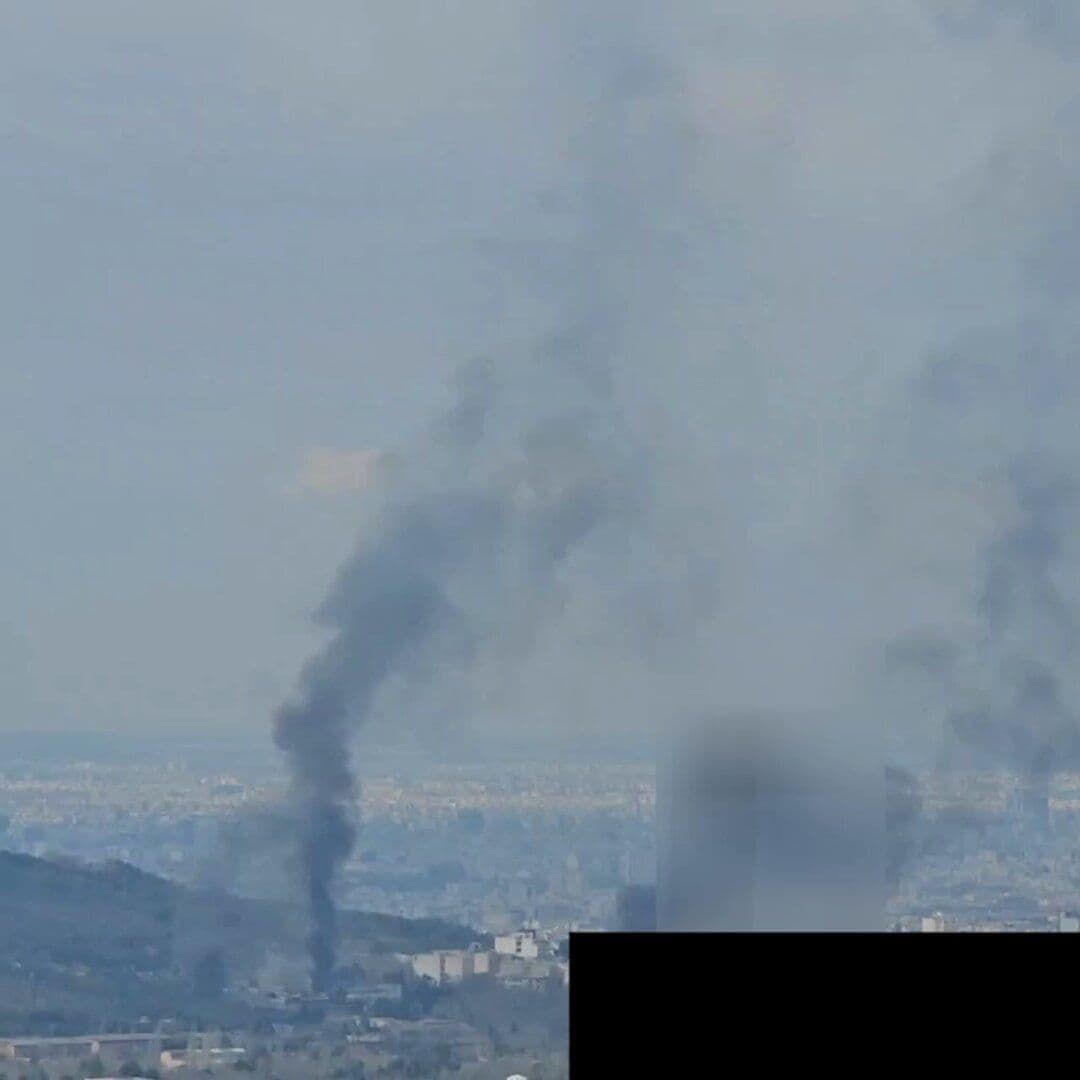 @Vahid Online: Smoke from the explosion of the bombing in the Babai Expressway area, lower Pasdaran Boulevard. Lavizan #Tehran at 9 AM on Sunday, Farvardin 9
Received video with the above description #Iran #Tehran